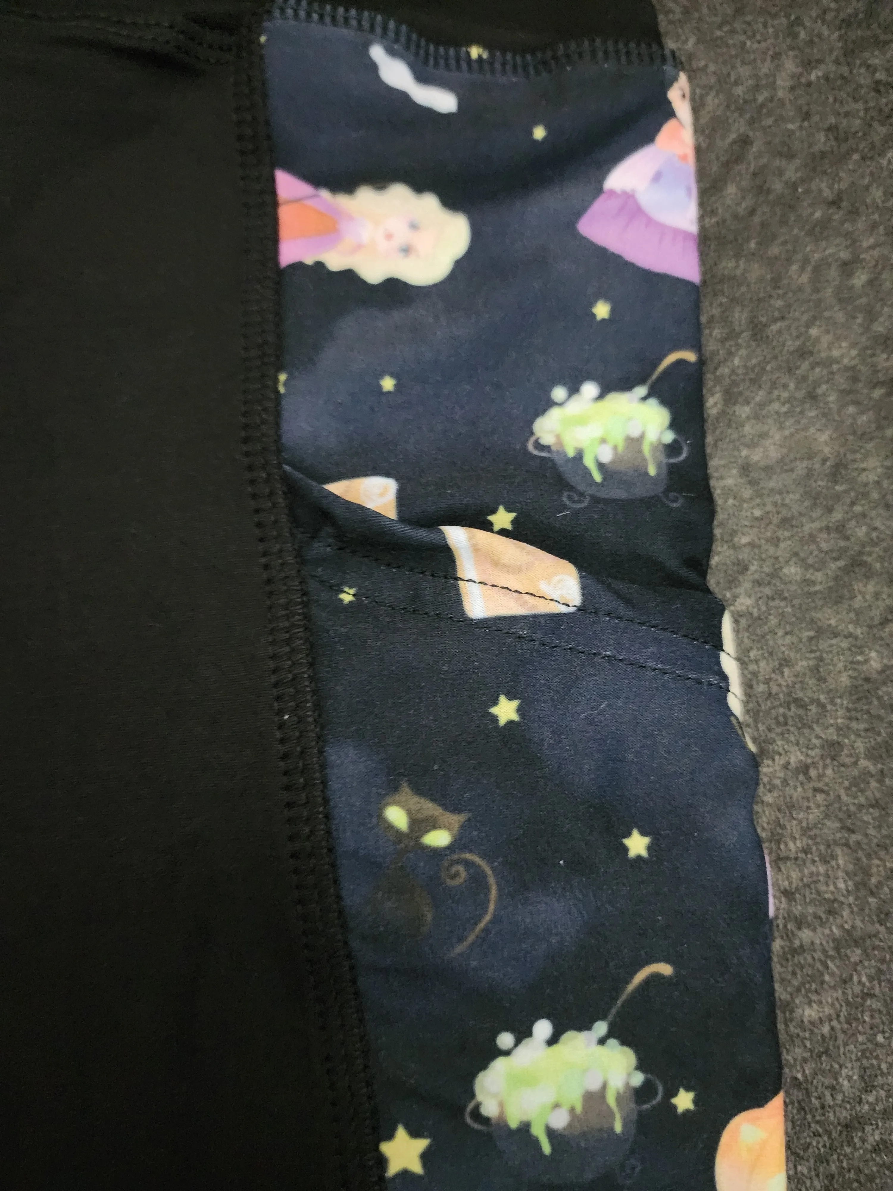 CP Disney Hocus-Pocus Halloween Leggings with side pockets