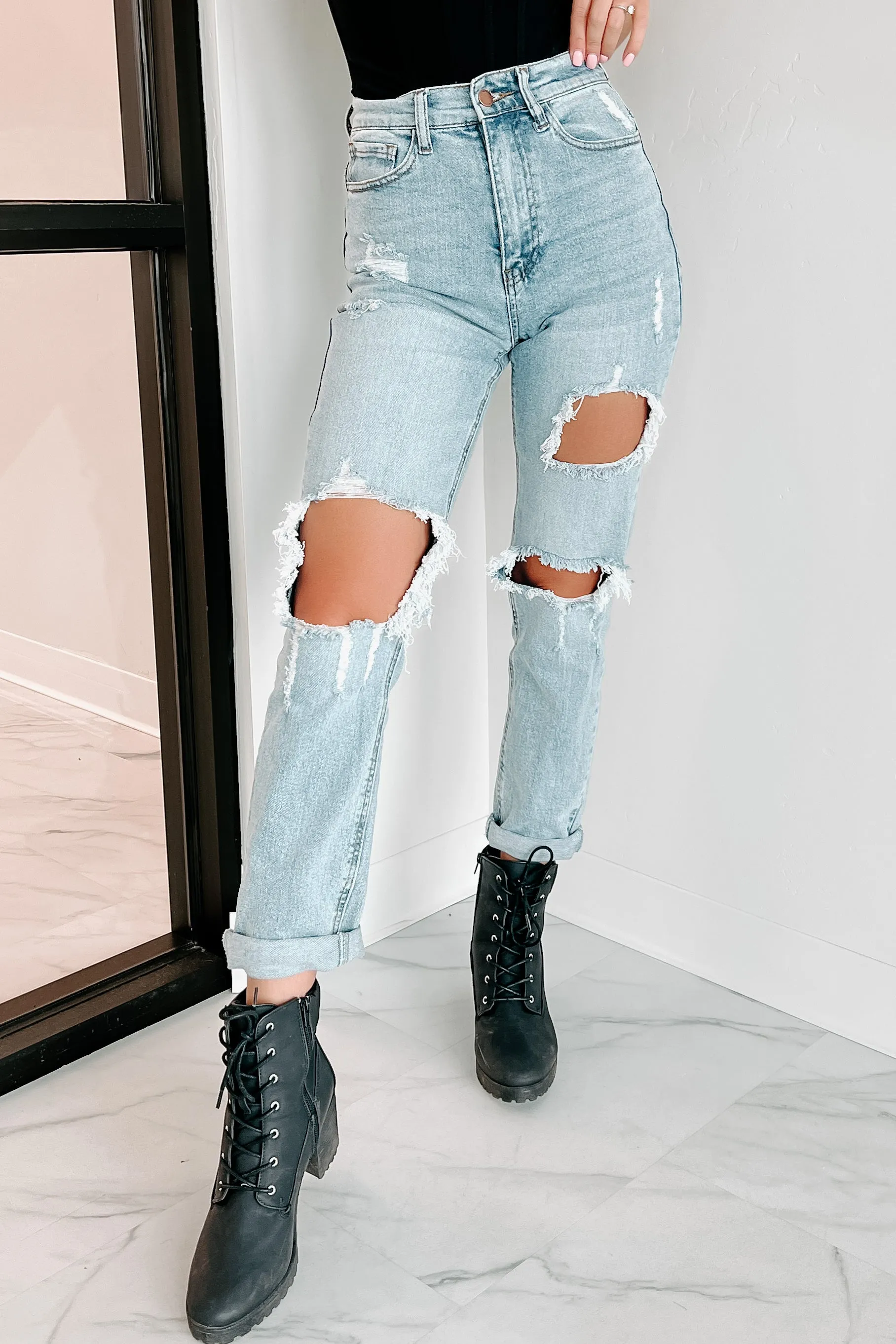 Hayes High Rise Distressed Boyfriend Jeans (Light)