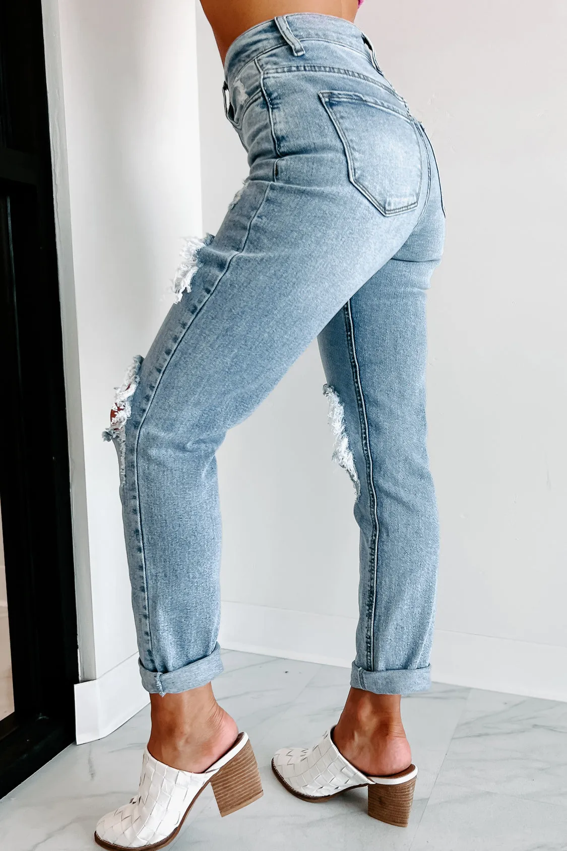 Hayes High Rise Distressed Boyfriend Jeans (Light)