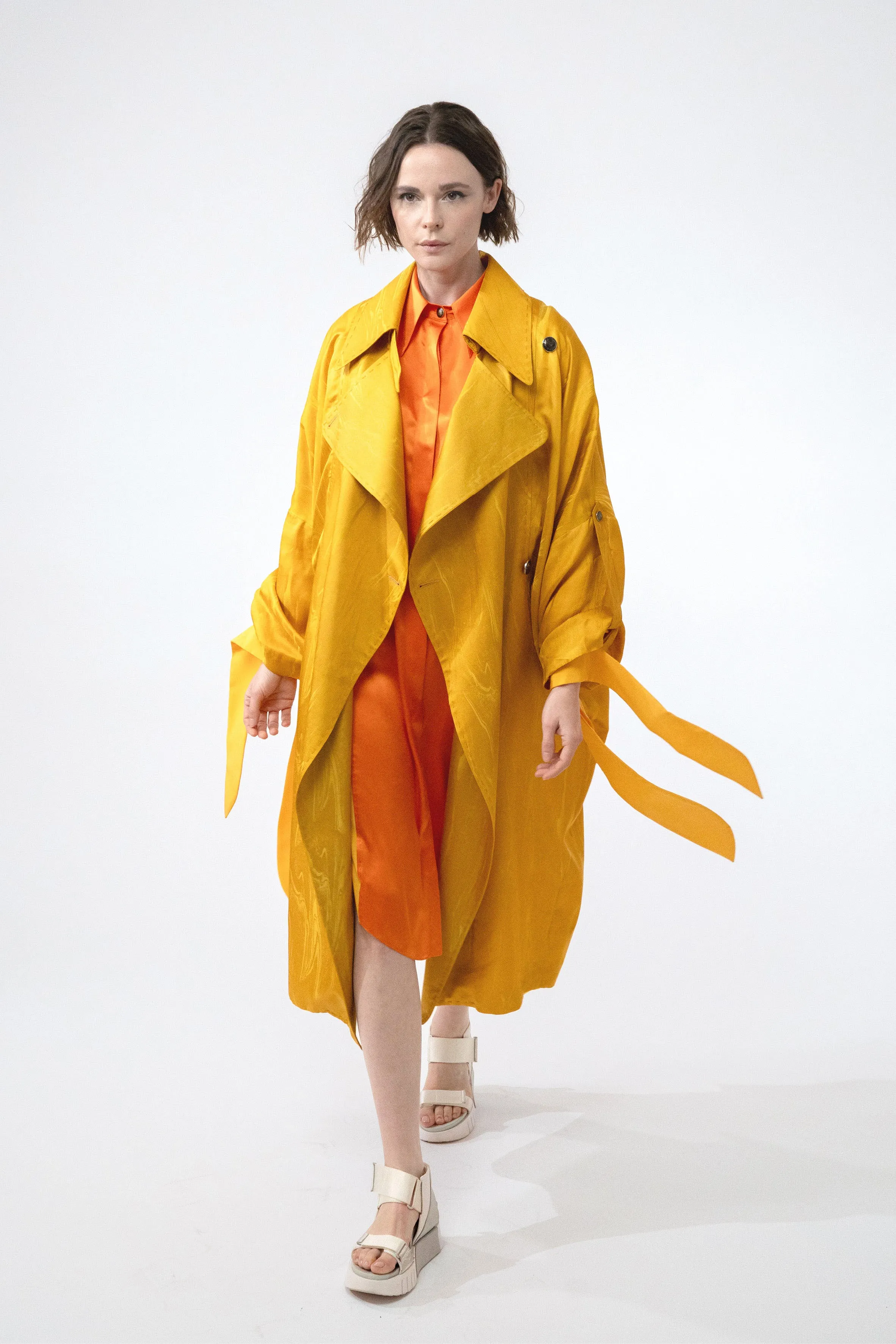 LINQ yellow marble - silk oversize fluid coat