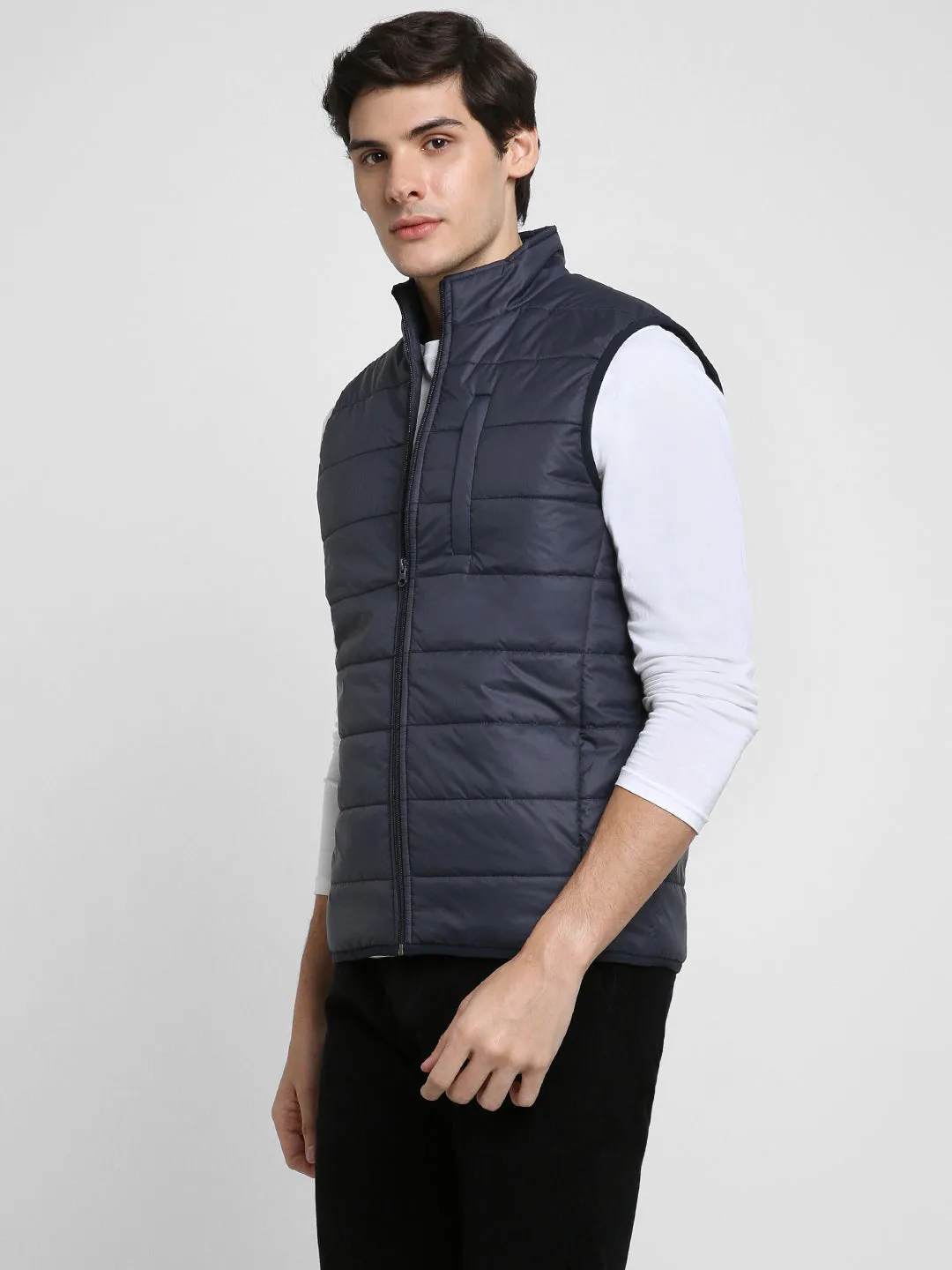 Men's Dark Blue Regular Fit Solid Sleeveless Quilted Jacket