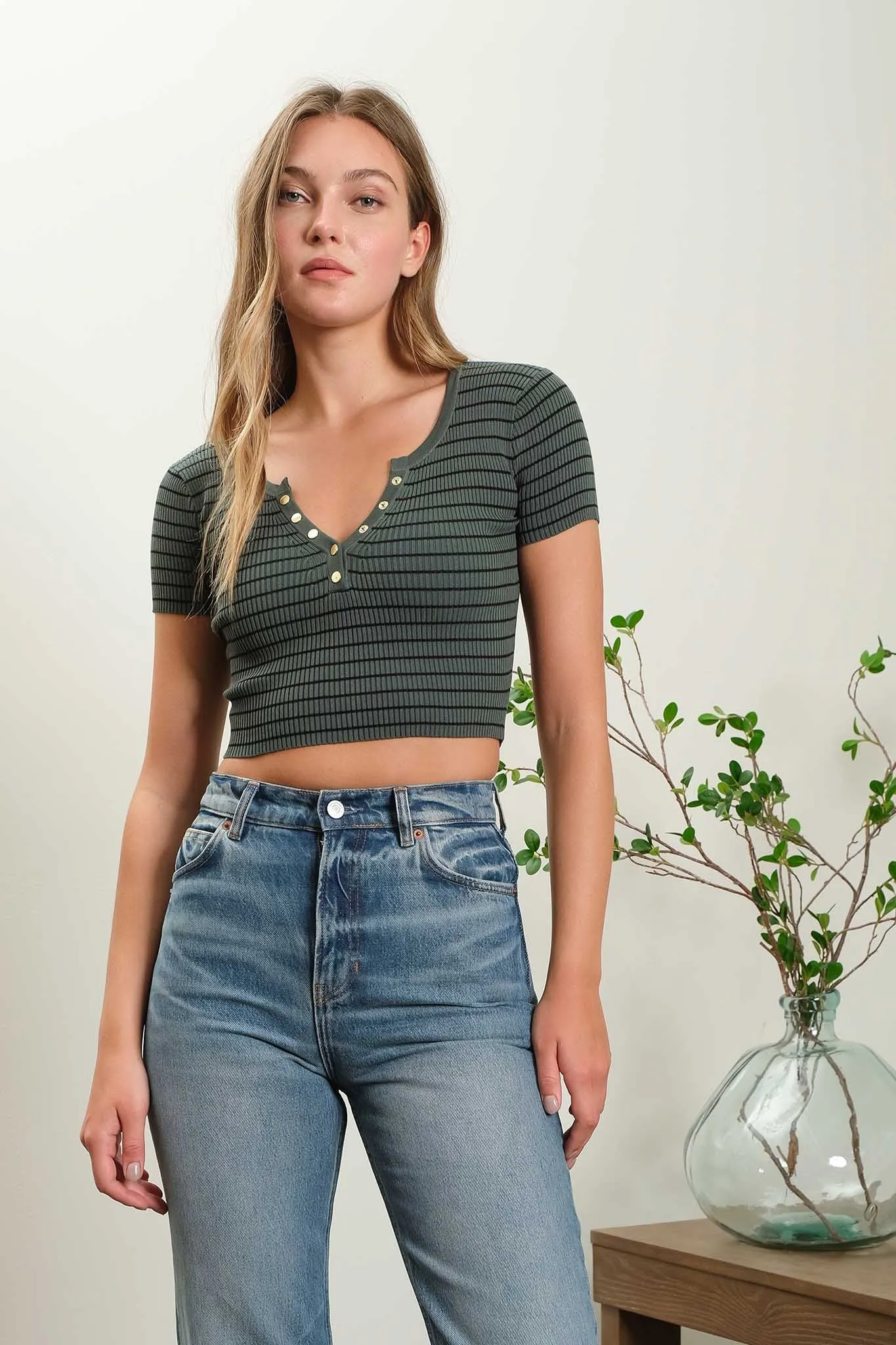 STRIPE HENLEY SHORT SLEEVE KNIT CROP TOP