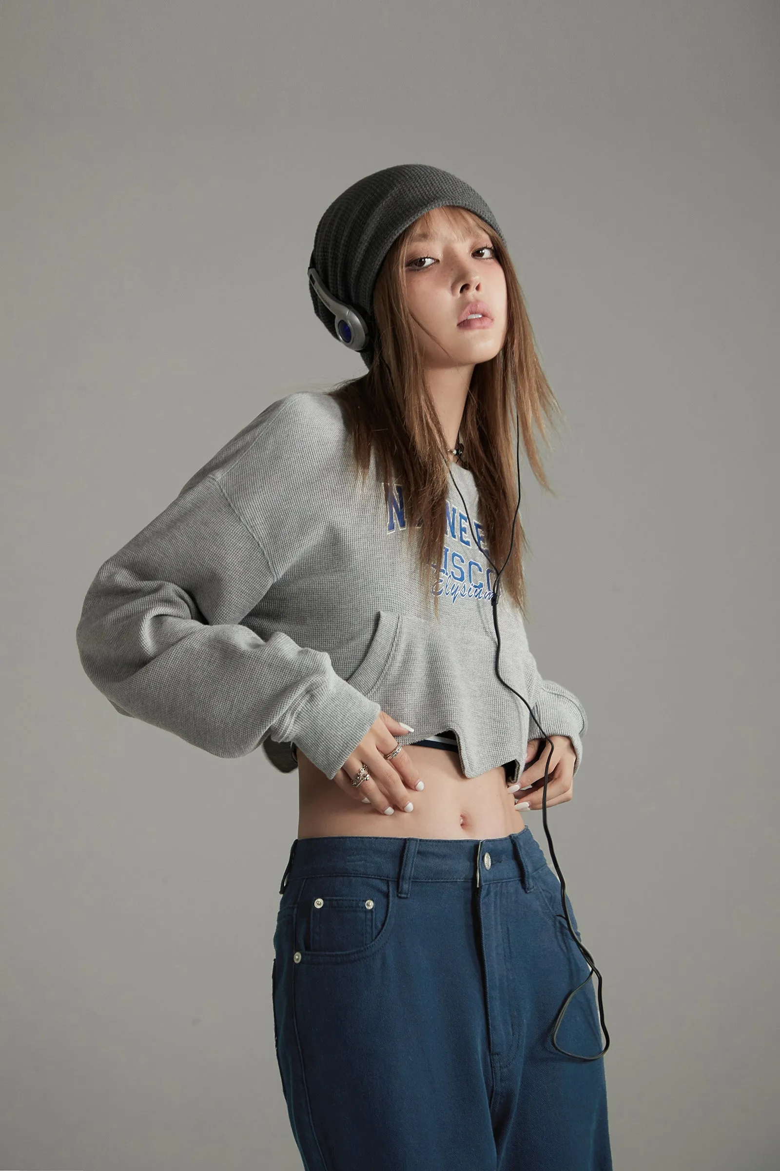 Wavy Edge Long Sleeve Crop Sweatshirt