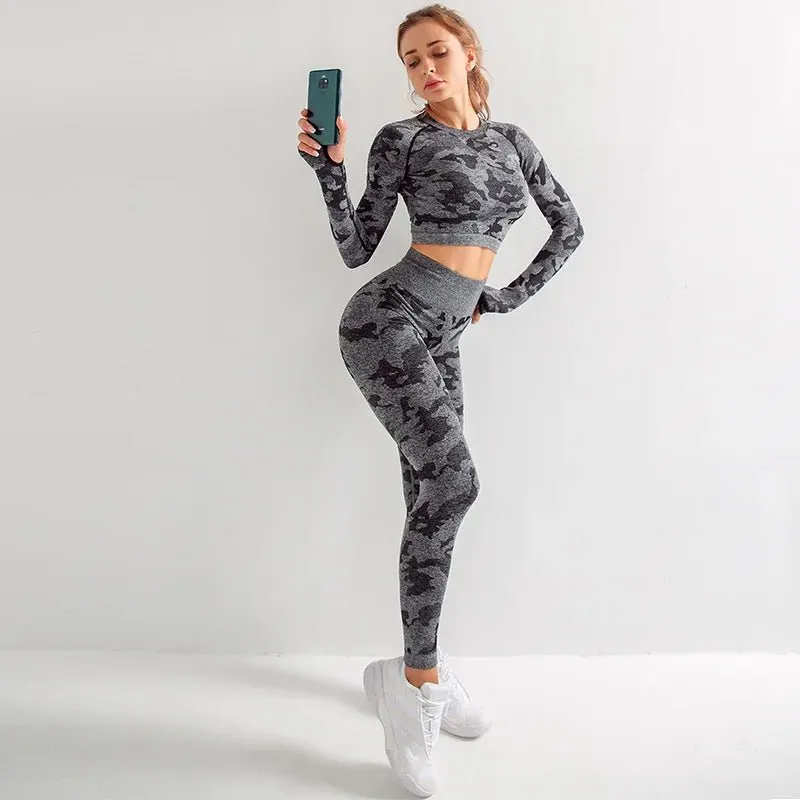 Women’s Camouflage Activewear Yoga Suit - 2 Pc Backless Long Sleeve Top & Seamless Leggings Set - Workout Clothes for Women